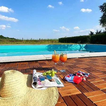 Villa Héthatár Wellness Vendégház - Fecskefészek Pusztavacs