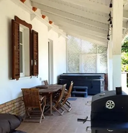 Villa Héthatár Wellness Vendégház - Fecskefészek *