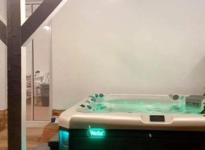 Hethatar Wellness Vendeghaz - Fecskefeszek * Pusztavacs